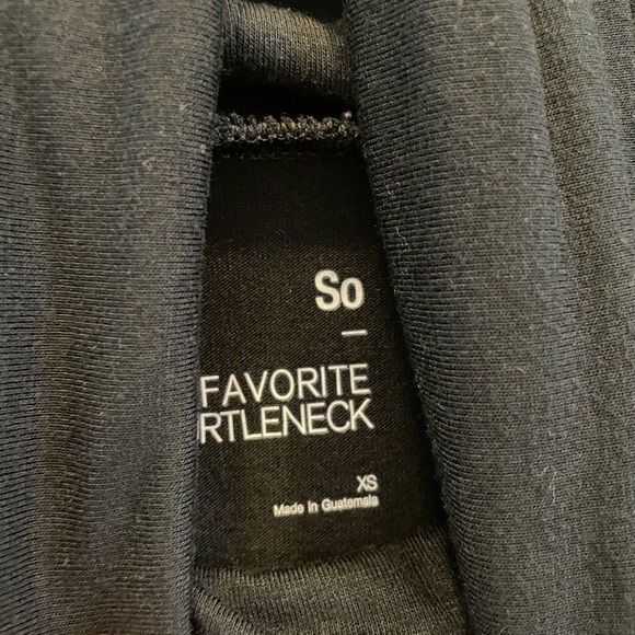 Woman’s SO black turtleneck, XS - Picture 2 of 3